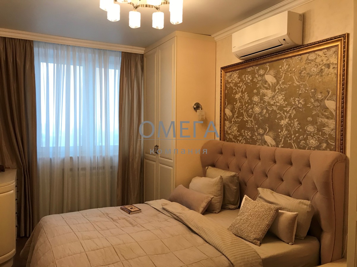 Мебель для спальни в классическом стиле на заказ Челябинск крашеные фасады эмаль фрезеровка Омега