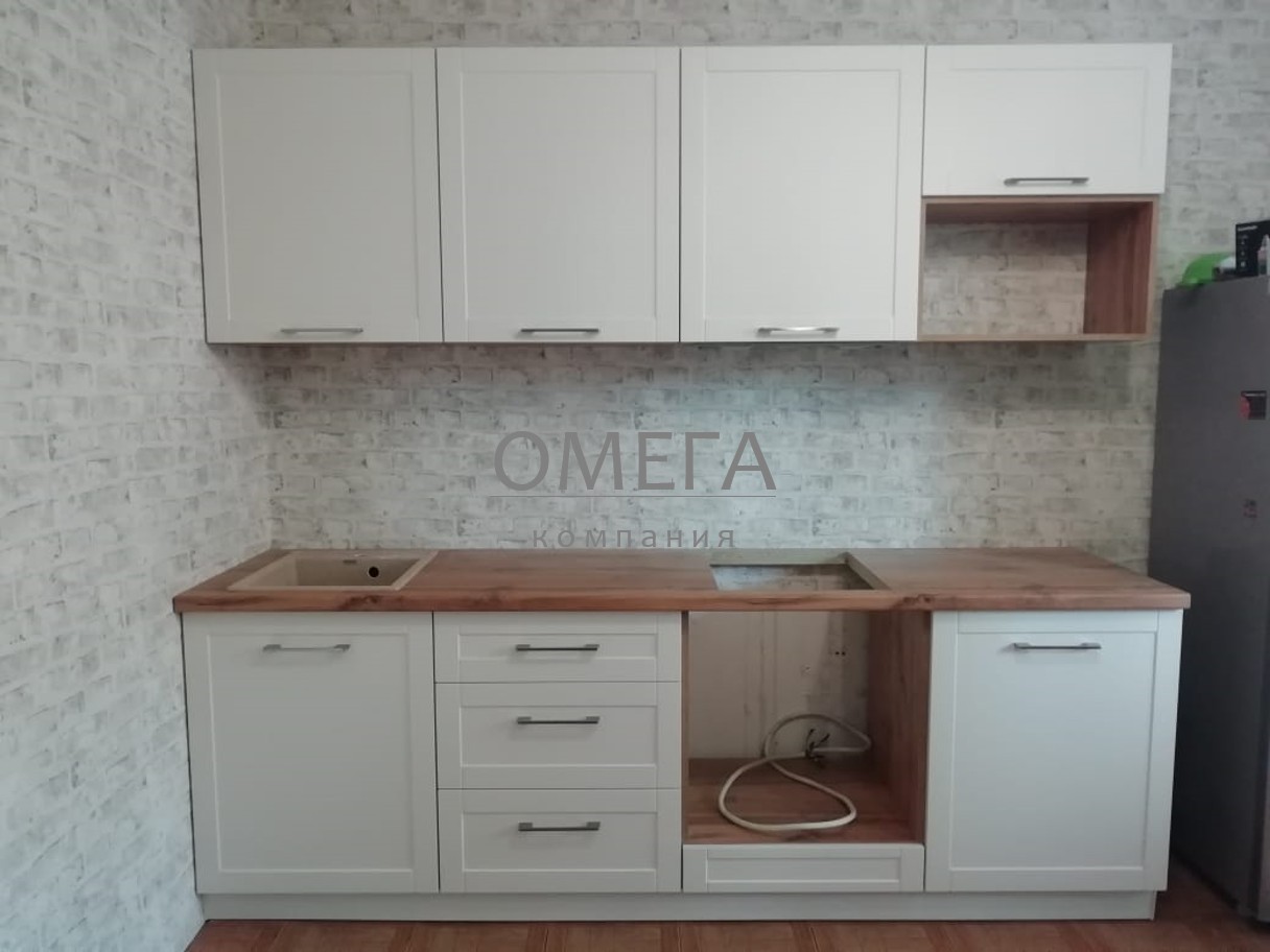 Кухонный гарнитур для маленькой кухни с надежной фурнитурой от производителя на заказ в Челябинске по акции